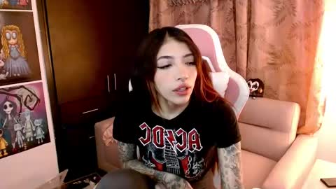 Snapshot of alicia_key_ chatting on March 10, 3:34 am ALICIA online show from March 10, 3:34 am