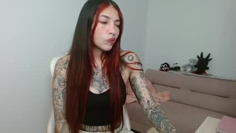 Snapshot of alicia_key_ chatting on March 17, 3:55 am ALICIA online show from March 17, 3:55 am