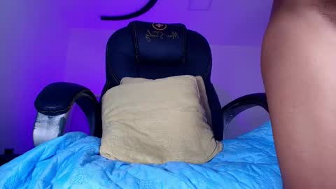 Alicia Kyse  online show from April 15, 1:12 am