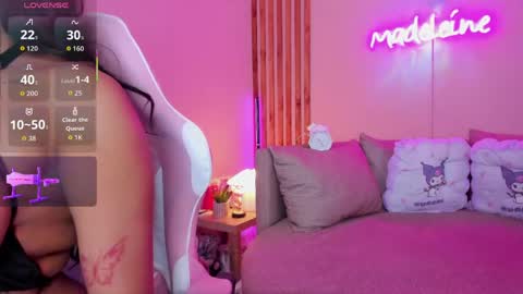 alicia_summer_ online show from April 12, 4:12 pm