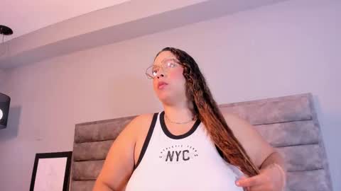 Snapshot of aliciabloom_1 chatting on October 6, 12:46 pm Alicia online show from October 6, 12:46 pm