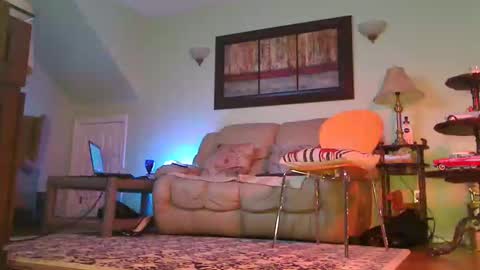 Snapshot of aliciadehart181 chatting on February 2, 10:30 pm Alicia deHart Help me reach 1000 Followers. Its FREE online show from February 2, 10:30 pm