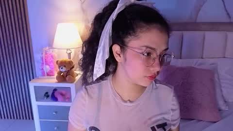 Snapshot of alicialevy chatting on February 18, 12:01 pm LUNA online show from February 18, 12:01 pm