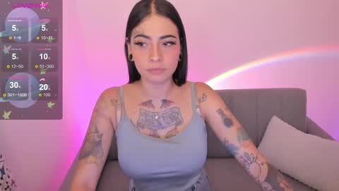 CINNAMON GIRL online show from December 18, 11:30 pm