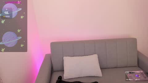 CINNAMON GIRL online show from January 18, 7:37 pm