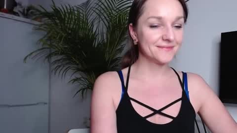 Alicia online show from February 13, 6:05 pm