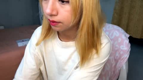 Snapshot of alicie_oconoor chatting on May 29, 10:57 am Karla Oconoor online show from May 29, 10:57 am