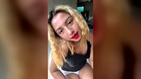 Snapshot of alicie_oconoor chatting on June 19, 5:06 pm Karla Oconoor online show from June 19, 5:06 pm