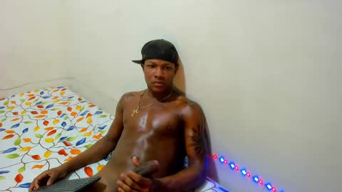 Snapshot of alid_17 chatting on December 4, 11:19 am Alid 17 online show from December 4, 11:19 am