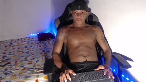 Snapshot of alid_17 chatting on December 11, 8:04 am Alid 17 online show from December 11, 8:04 am