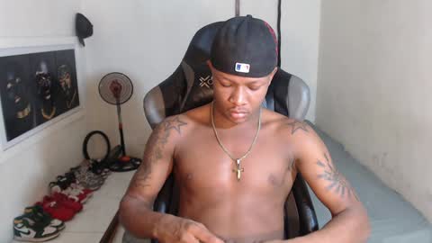 Snapshot of alid_17 chatting on December 22, 8:14 pm Alid 17 online show from December 22, 8:14 pm