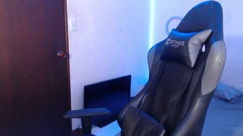 Snapshot of alid_17 chatting on January 14, 5:19 am Alid 17 online show from January 14, 5:19 am