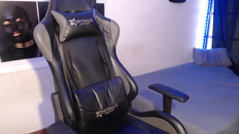 Snapshot of alid_17 chatting on January 28, 7:42 pm Alid 17 online show from January 28, 7:42 pm