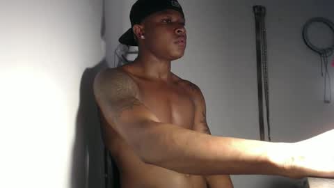 Snapshot of alid_17 chatting on March 6, 8:05 pm Alid 17 online show from March 6, 8:05 pm