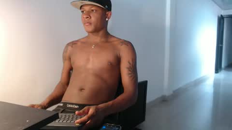 Snapshot of alid_17 chatting on March 11, 8:20 pm Alid 17 online show from March 11, 8:20 pm