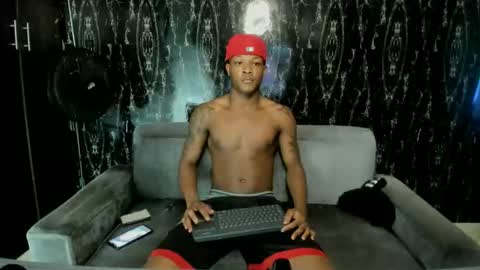 Snapshot of alid_17 chatting on October 18, 7:25 pm Alid 17 online show from October 18, 7:25 pm