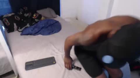 Snapshot of alid_17 chatting on March 21, 4:43 pm Alid 17 online show from March 21, 4:43 pm