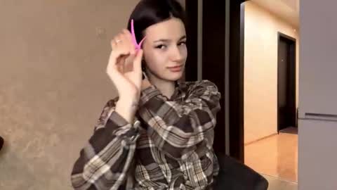 Snapshot of alidagenthner chatting on February 13, 1:51 pm Niki online show from February 13, 1:51 pm