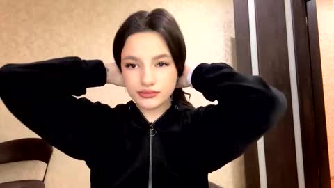 Snapshot of alidagenthner chatting on March 1, 5:04 pm Niki online show from March 1, 5:04 pm