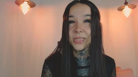 Snapshot of alien_eyes09 chatting on May 12, 1:47 am online show from May 12, 1:47 am