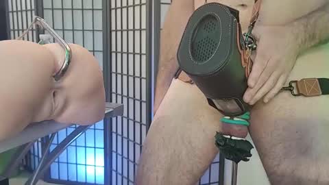 Snapshot of alienprobes914 chatting on November 21, 3:00 pm Doll Destroyer online show from November 21, 3:00 pm