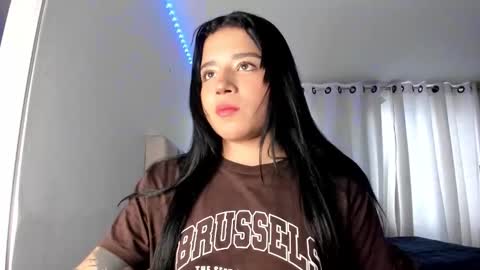 Snapshot of aliice_walker_ chatting on October 20, 8:42 pm aliice_walker_ online show from October 20, 8:42 pm