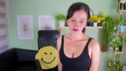 Snapshot of aliiz_01 chatting on December 20, 6:13 pm Camii online show from December 20, 6:13 pm