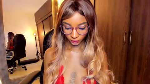 Snapshot of alika_houston chatting on October 21, 3:40 am IG Alik nasso online show from October 21, 3:40 am