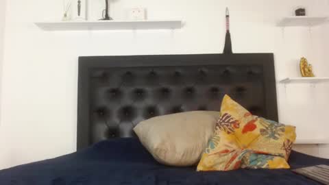 alika_jonhson_ online show from October 12, 2:10 am