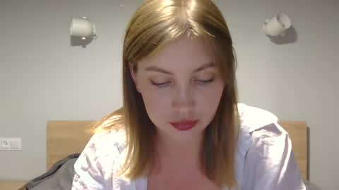 Snapshot of alina_007_007 chatting on June 21, 9:06 pm alina_007_007 online show from June 21, 9:06 pm