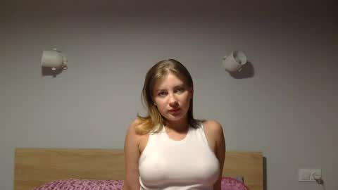 Snapshot of alina_007_007 chatting on June 22, 6:38 pm alina_007_007 online show from June 22, 6:38 pm