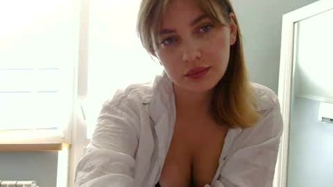Snapshot of alina_007_007 chatting on June 23, 9:29 am alina_007_007 online show from June 23, 9:29 am