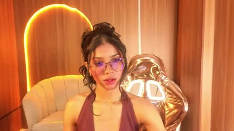 alina_b_ online show from April 6, 7:59 pm