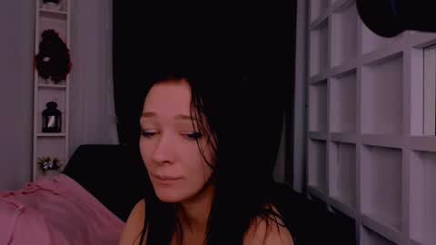 Snapshot of alina_cute_ chatting on December 18, 6:57 pm Alina online show from December 18, 6:57 pm