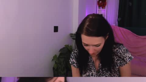 Snapshot of alina_cute_ chatting on January 1, 8:15 pm Alina online show from January 1, 8:15 pm