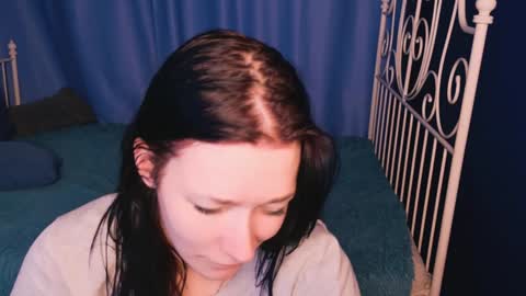 Snapshot of alina_cute_ chatting on January 11, 4:27 am Alina online show from January 11, 4:27 am