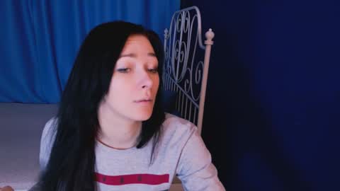 Snapshot of alina_cute_ chatting on January 17, 1:35 pm Alina online show from January 17, 1:35 pm