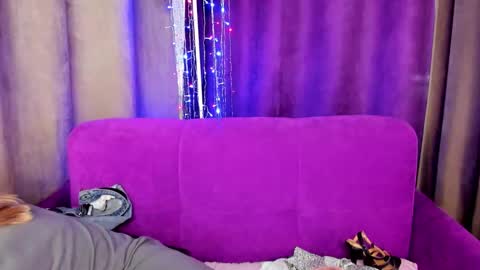 Snapshot of alina_lovelyx chatting on January 3, 8:21 am Alina online show from January 3, 8:21 am