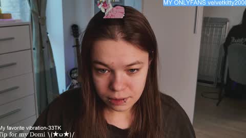 Snapshot of alinabae chatting on February 26, 12:03 pm Alina and Ben online show from February 26, 12:03 pm