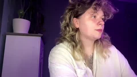Snapshot of alinahotgirl chatting on July 26, 11:33 pm Alina online show from July 26, 11:33 pm