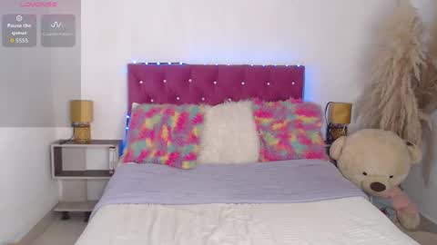 lili online show from September 29, 7:46 am