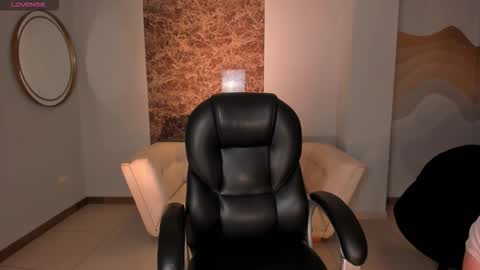 alinakravitz_ online show from November 26, 11:22 am