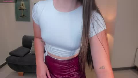 alinakravitz_ online show from May 27, 1:57 am