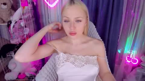 alinaocean online show from March 24, 12:10 pm
