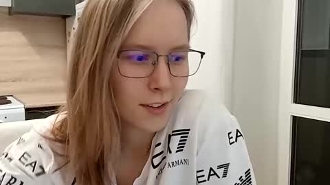 Snapshot of alinasei chatting on January 7, 9:25 pm alinasei online show from January 7, 9:25 pm