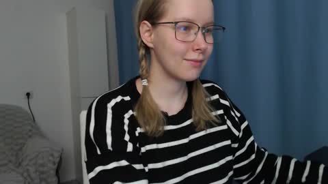 Snapshot of alinasei chatting on November 22, 5:45 pm alinasei online show from November 22, 5:45 pm