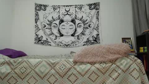 Snapshot of alinawoolf_ chatting on December 27, 2:47 am  Ali  online show from December 27, 2:47 am