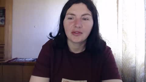 AlinaxJames online show from May 6, 7:35 am