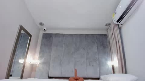 Alinna  online show from February 5, 7:53 pm