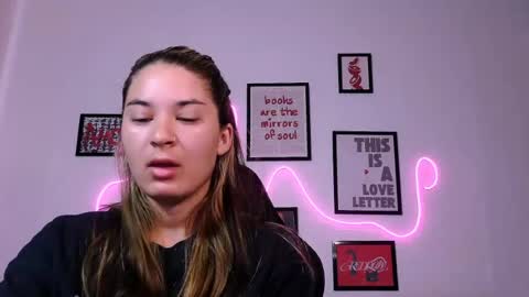 Snapshot of alisarossy chatting on June 15, 3:42 am Alisa online show from June 15, 3:42 am